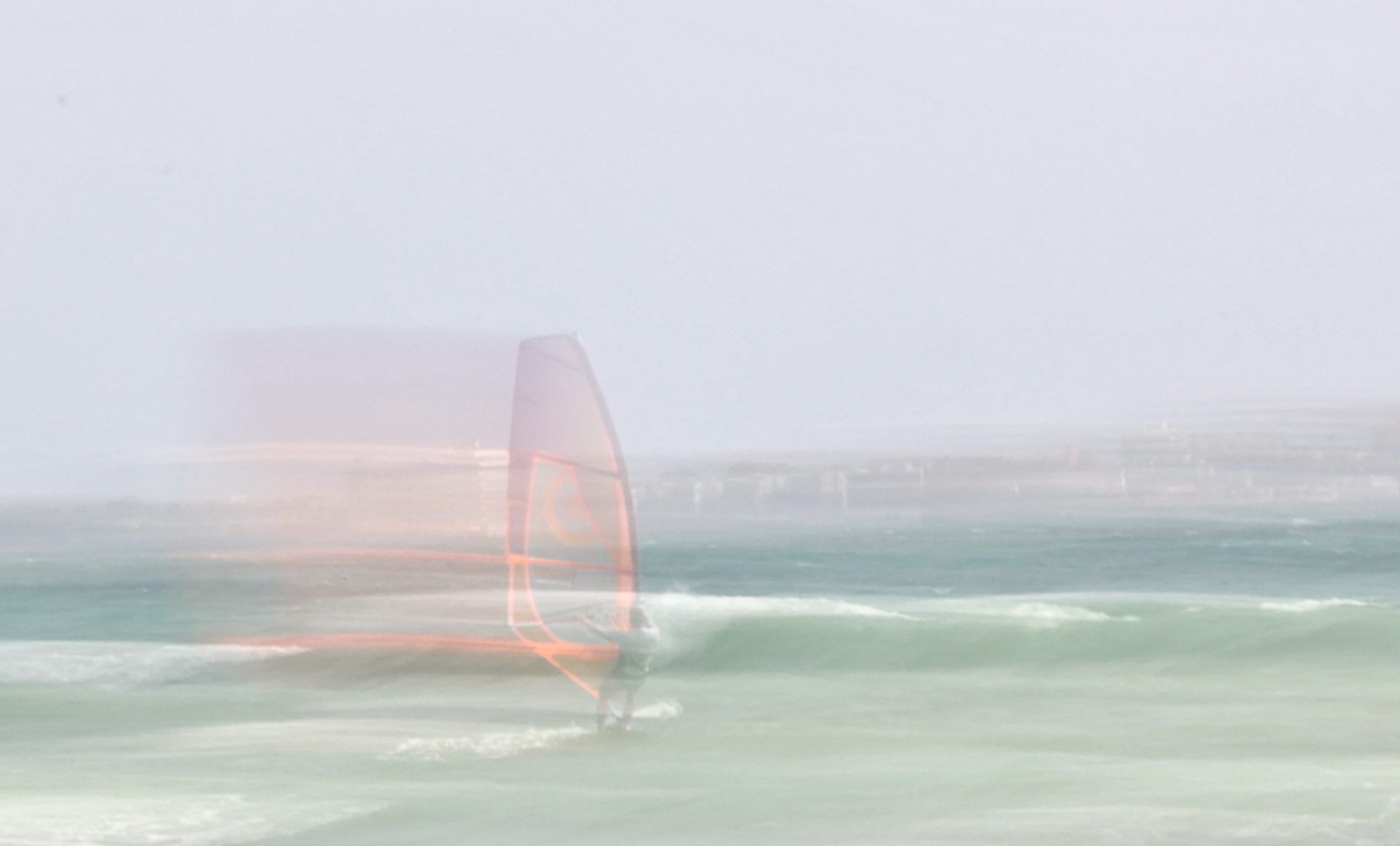 Platz 02 Windsurfer im Mittelmeer.JPG