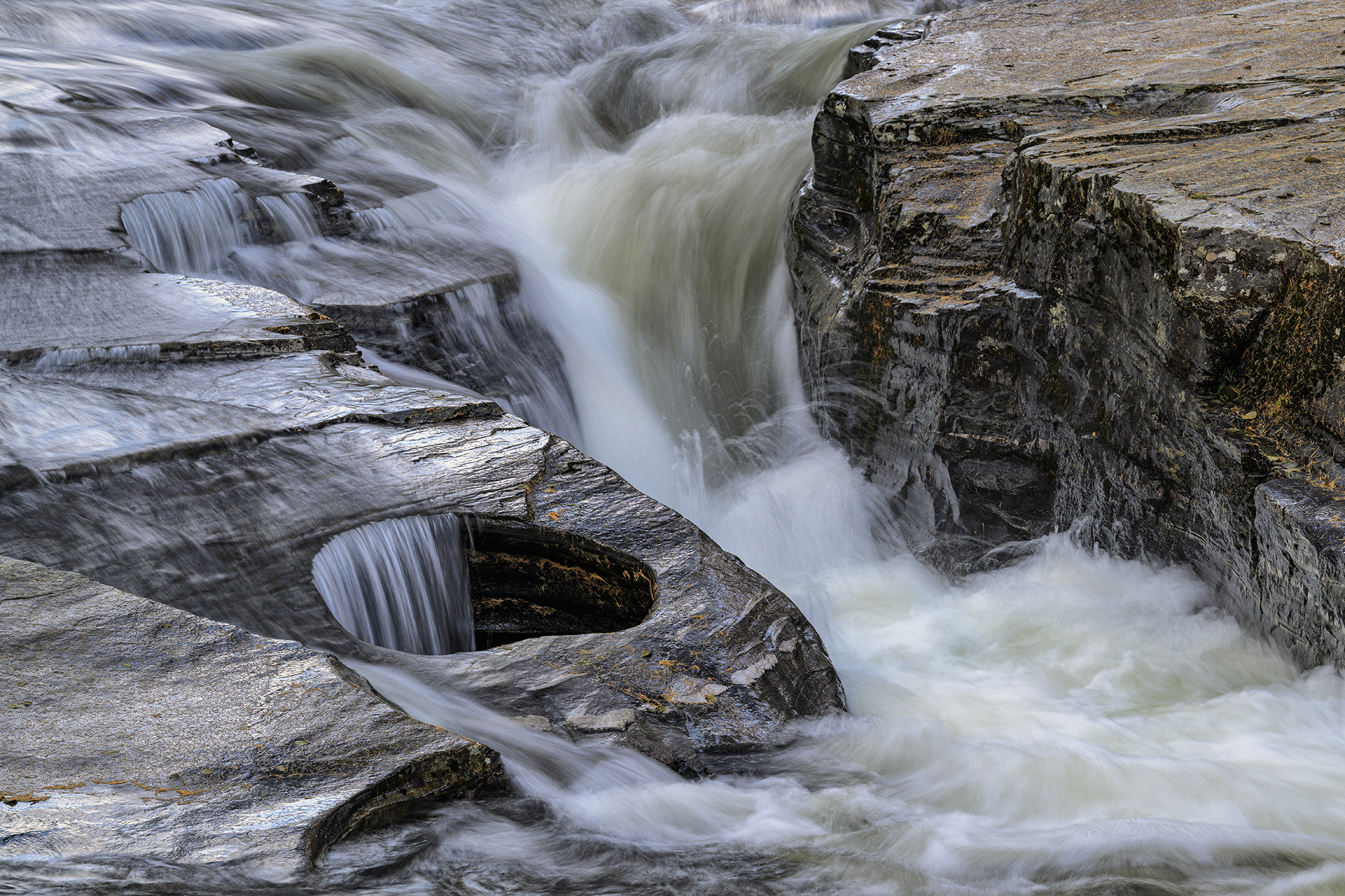 Juni 2025 - Es gurgelt und brodelt
