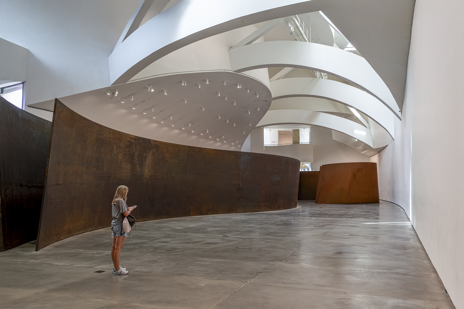 Im Guggenheimmuseum Bilbao.jpg