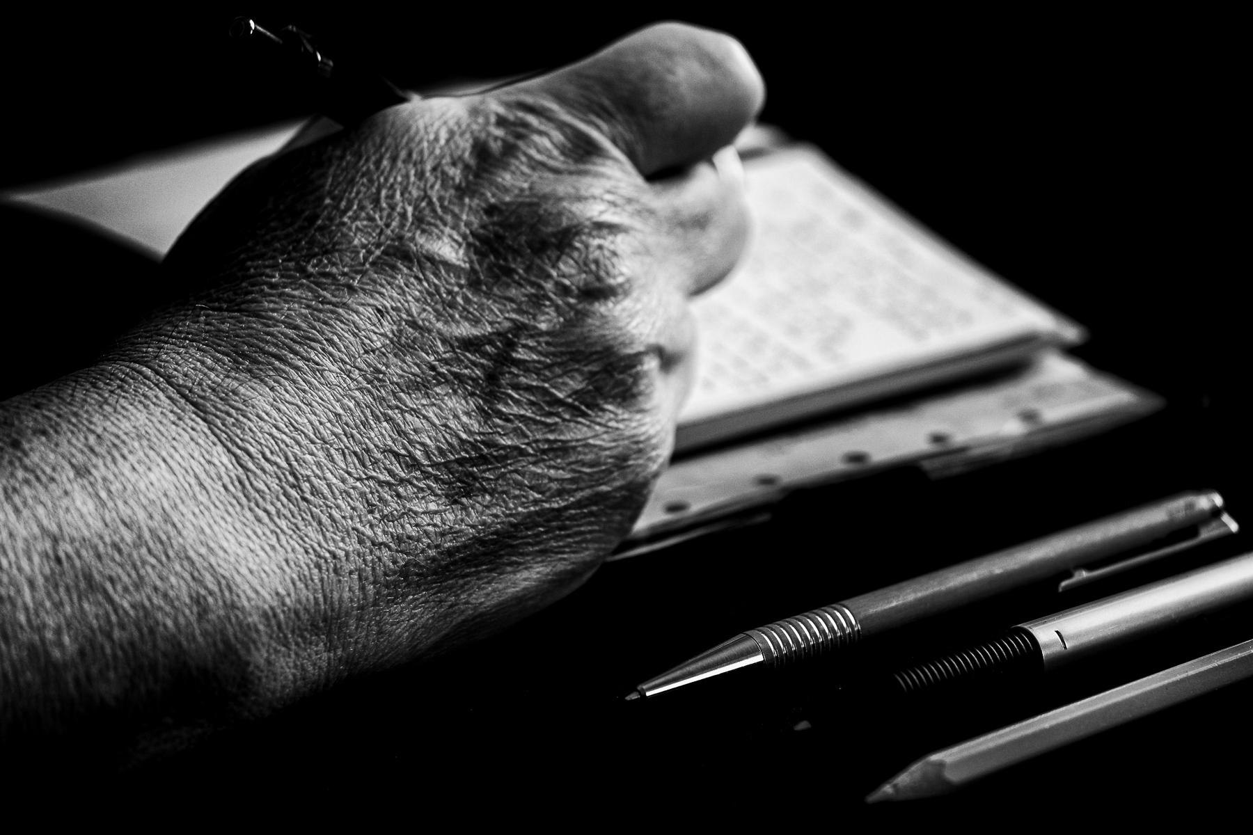 260212 Schreibende Hand.jpg