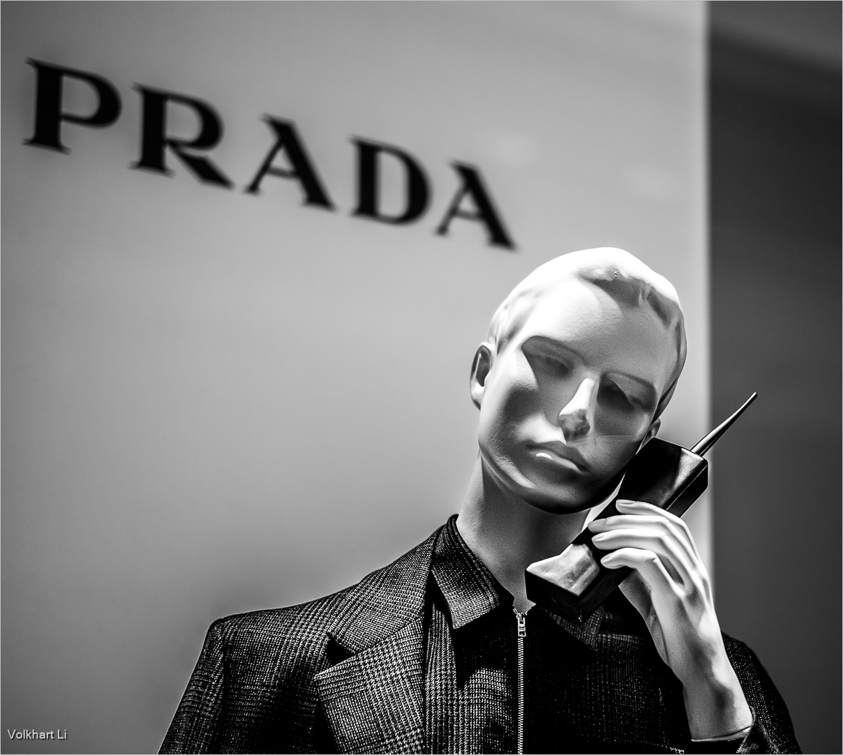 gefühlskaltes Business (Schaufenster KÖ, Düsseldorf 2024).jpg