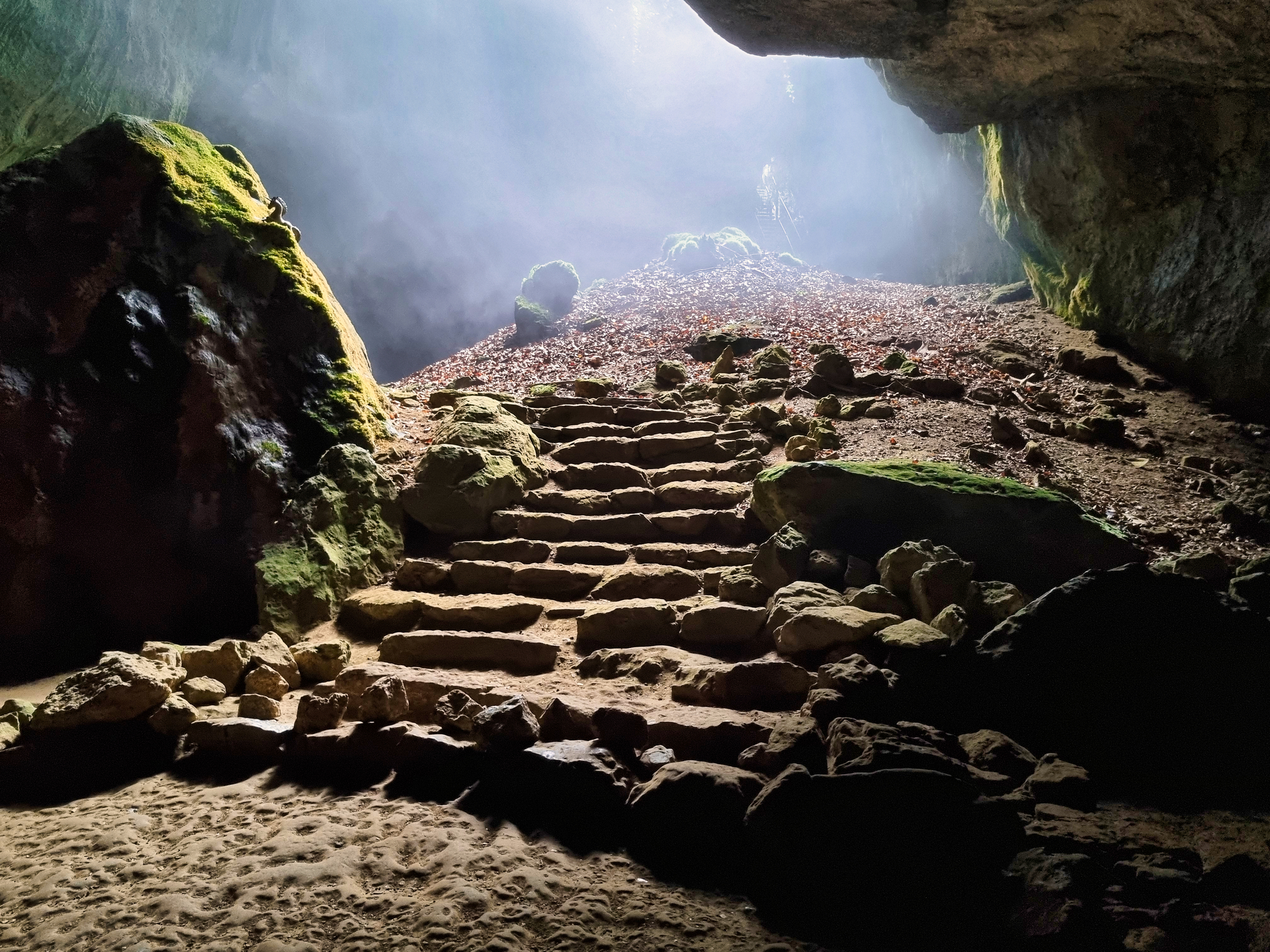 Platz 19 Einhornhöhle.jpg