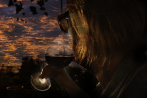 Hartmut Stolp - BBI 2020 08 (Thema: Availiable Light Portrait) - Sunsetwine