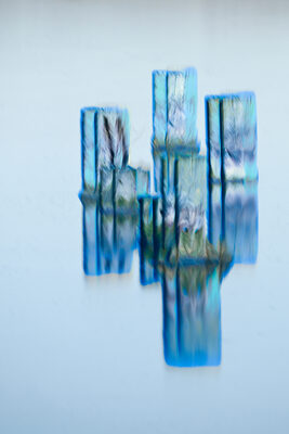 22. Pfähle blau.jpg – Beate Scheffler